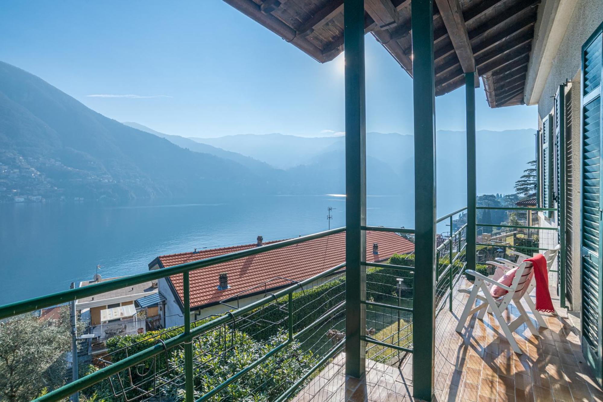 Casa Bambu - Splendida Vista Lago E Posto Auto Лальйо Екстер'єр фото