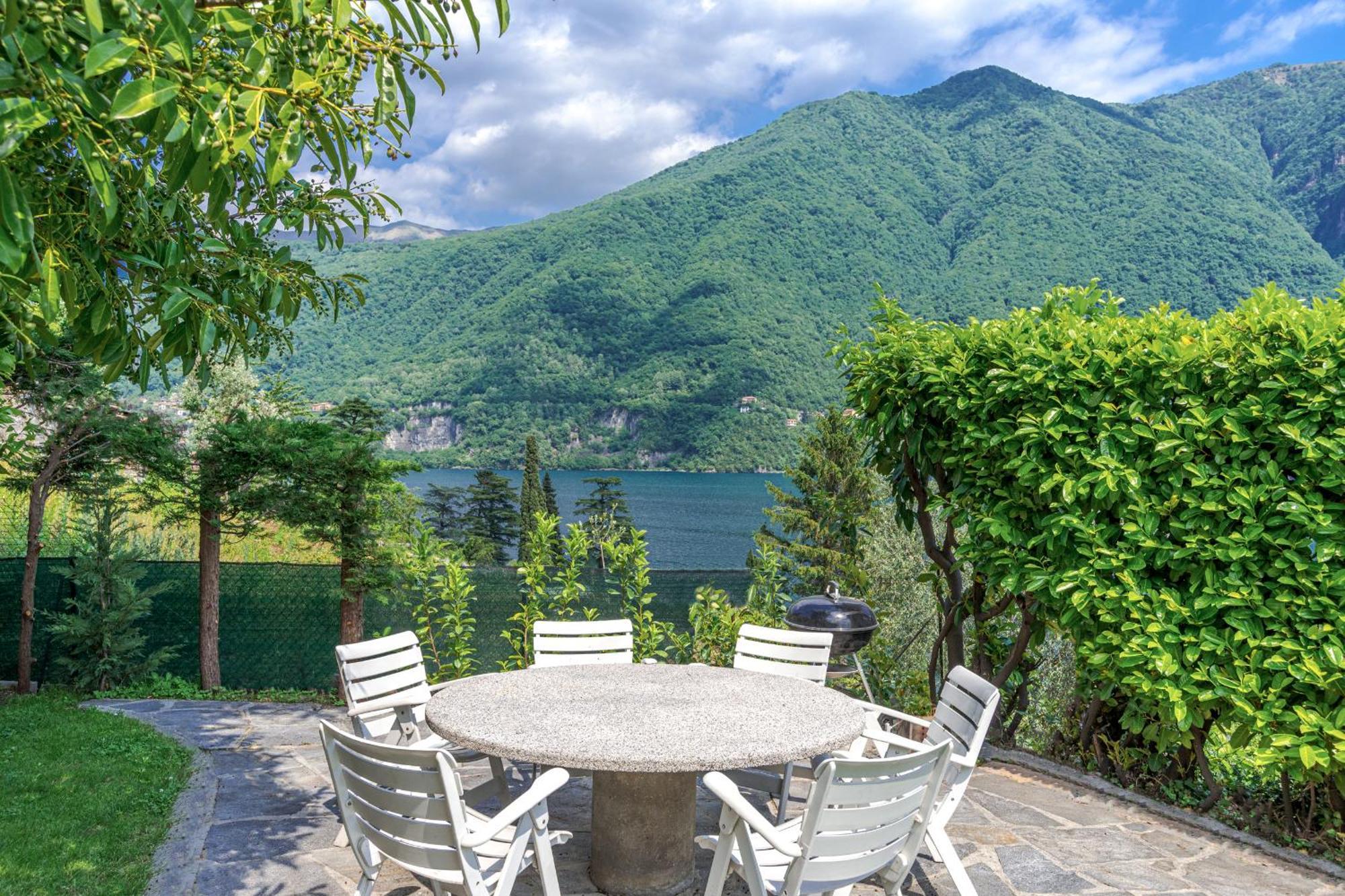 Casa Bambu - Splendida Vista Lago E Posto Auto Лальйо Екстер'єр фото